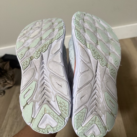 Hoka One Clifton 8 Blue Fog/ Plein Air Size 8.5B - Picture 4 of 14